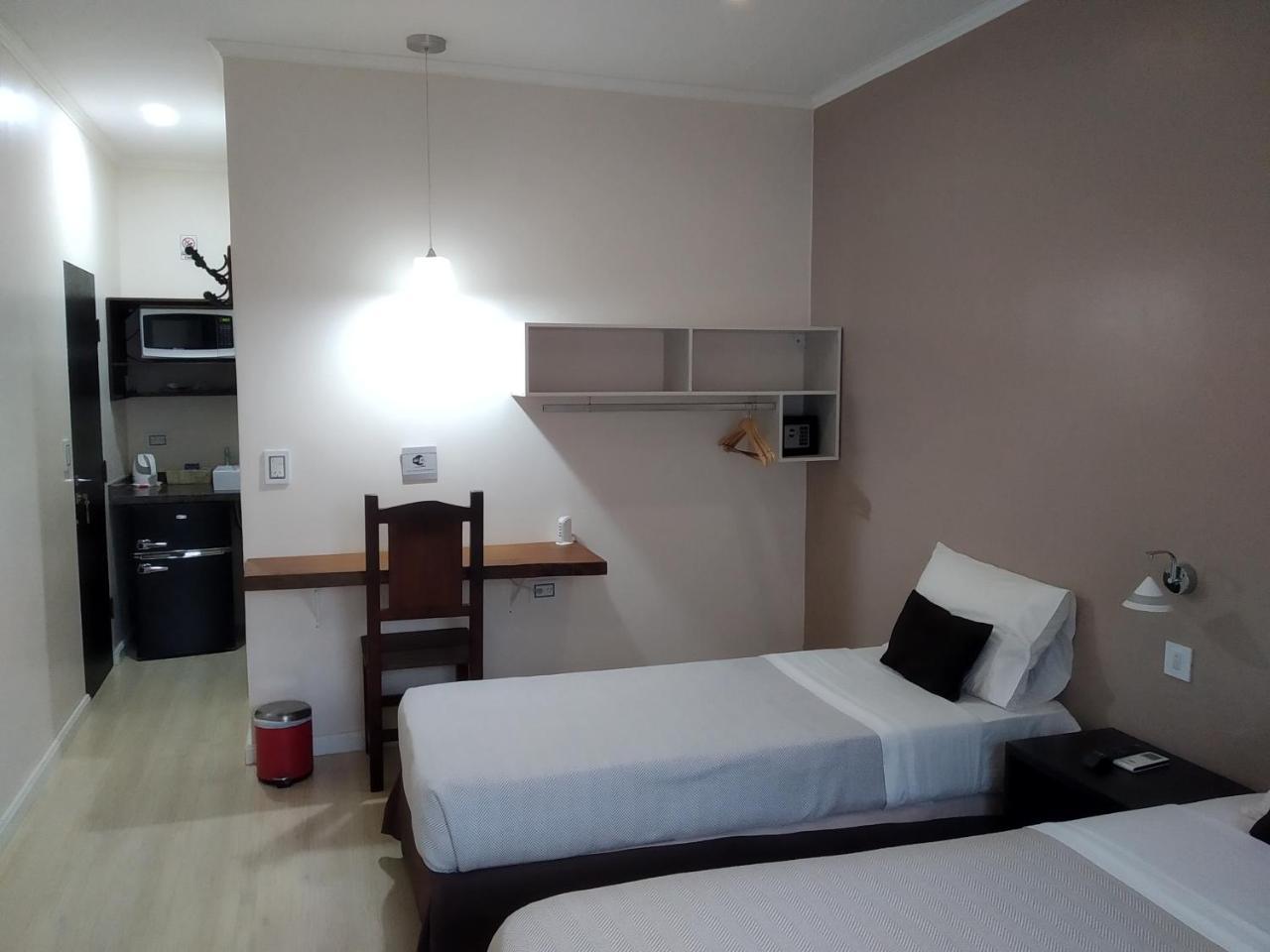 Del Angú Inn 3*